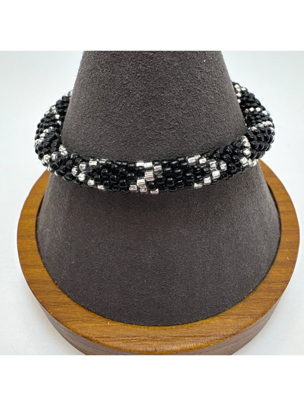 Silver & Black Glass Bead Stretchy Round Bracelet Zig Zag Design Oned Size